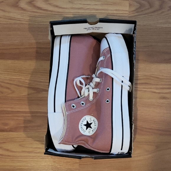 NIB Converse Chuck Taylor All Star High-Top Sneaker - Picture 10 of 11